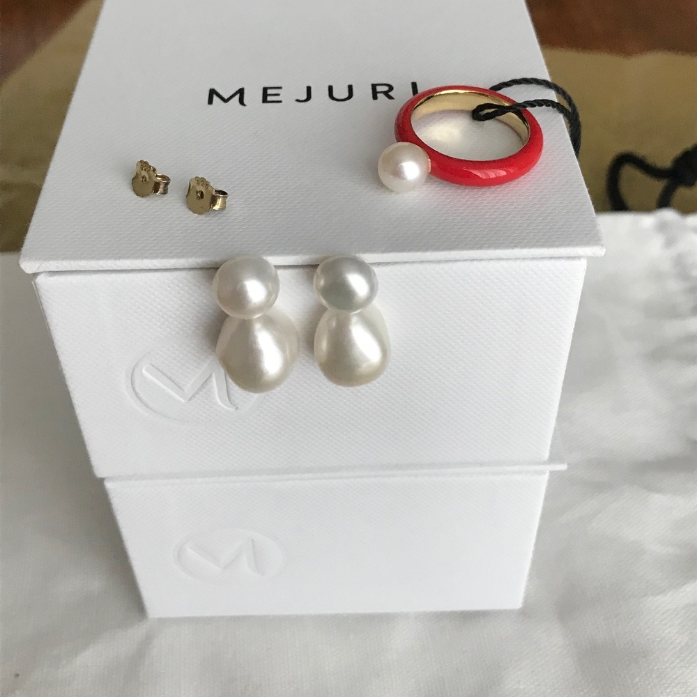 Mejuri Pearl ring&earrings - Picture 3 of 14